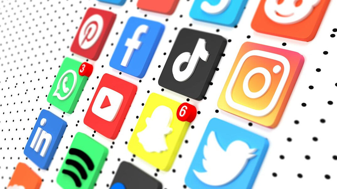 social media mirror